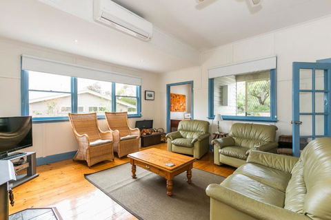 Sand Surf And Sunshine - Accommodation Nelson Bay 3