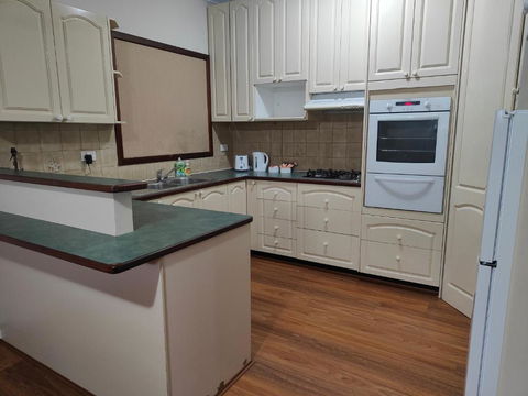 S&S Guest House - Accommodation Nelson Bay 3