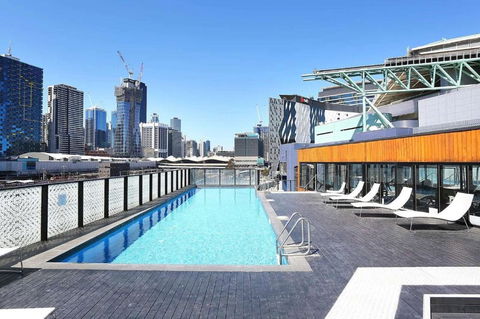 Rooftop Pool Stunning Apt At Marvel Stadium With Free Parking - Accommodation Nelson Bay 2