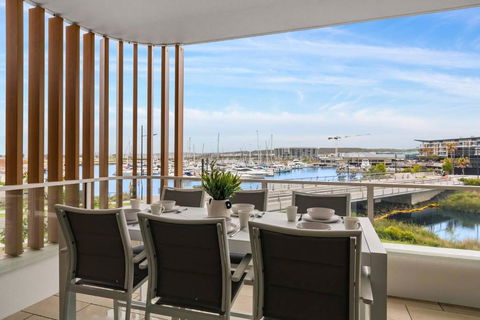 Sailview Escape - A Tranquil Marina Hideaway - Accommodation Nelson Bay 3