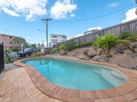 Sandalwood Unit 1 66 Lower Gay Tce - Accommodation Nelson Bay 3