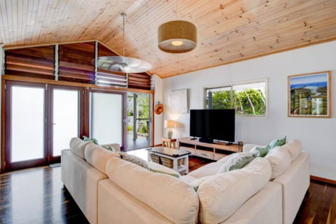 Sandalwood - Accommodation Nelson Bay 0