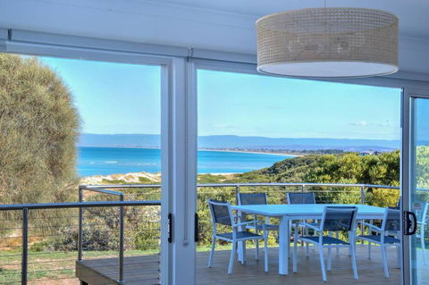 Sandbar Beach House - Accommodation Nelson Bay 0