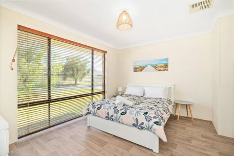 Sandpiper House - Family & Pet Friendly - Accommodation Nelson Bay 3