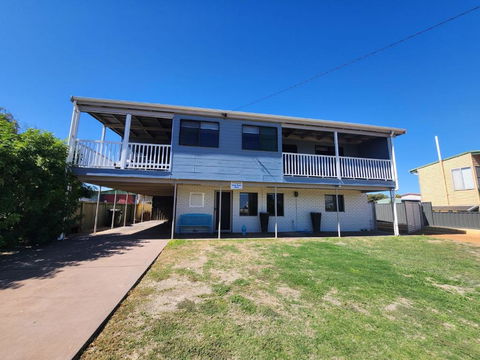 Sands Beach House - Accommodation Nelson Bay 1