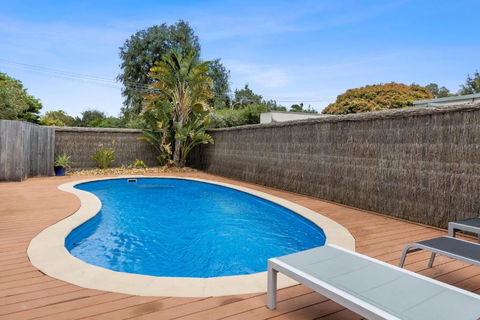 SANDY ANN At Lonnie - Accommodation Nelson Bay 0