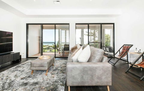 SEA FOR MILES At Semaphore To Relax & Unwind - Accommodation Nelson Bay 0