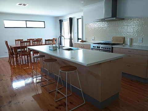Sea Shells By The Sea Shore - Nelsons Bay Accommodation 2