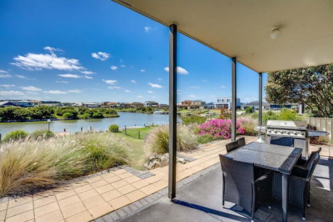 T2 12 Wentworth Pde Hindmarsh Island - No Linen Included - Accommodation Nelson Bay 1