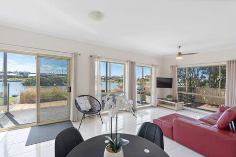 T2 12 Wentworth Pde Hindmarsh Island - No Linen Included - Accommodation Nelson Bay 3