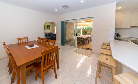 Beachside At Normanville - 7 Ronald Street - Accommodation Nelson Bay 2
