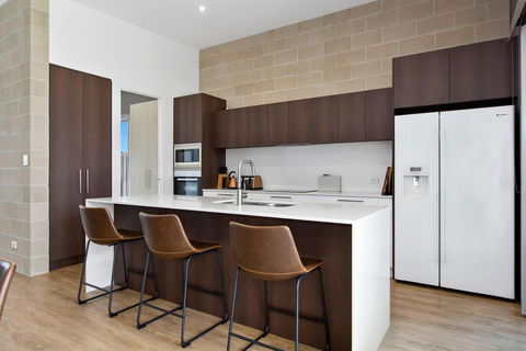 BEACHSIDE HAVEN - Accommodation Nelson Bay 3