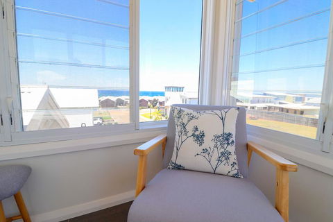 Beachside Oasis - Accommodation Nelson Bay 3