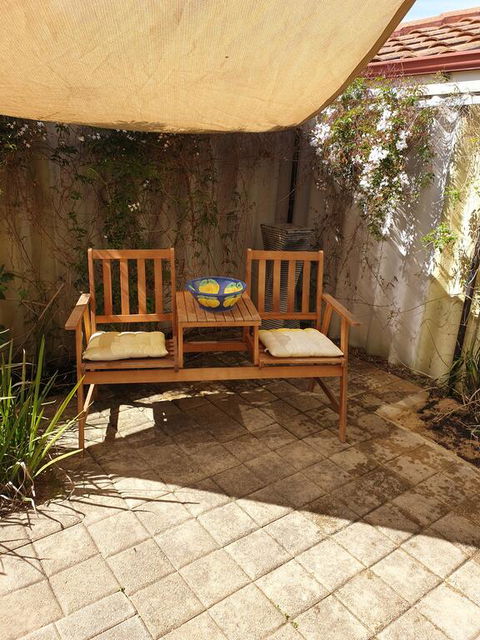 Beachside Retreat - Nelsons Bay Accommodation 3