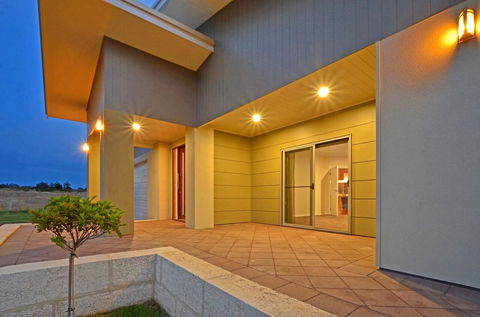 Beaufortia Views - Accommodation Nelson Bay 2