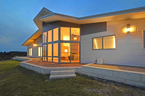 Beaufortia Views - Accommodation Nelson Bay 3