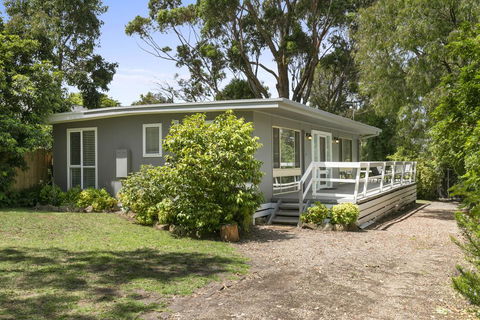 BEAUTY AND THE PEACE - INLET SIDE - Accommodation Nelson Bay 0