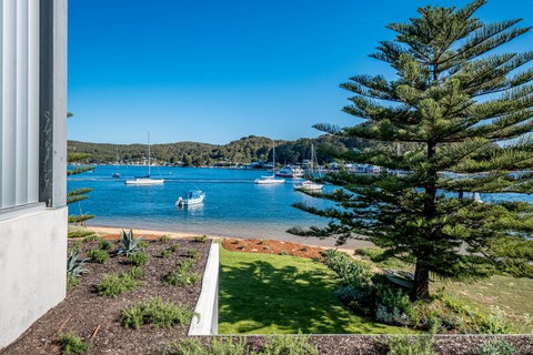 Beauty On Booker Bay - Accommodation Nelson Bay 1