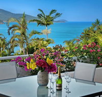 Bella Azure Two Bedroom Two Bathroom Spacious Ocean-view Apartment With Golf Buggy - Accommodation Nelson Bay