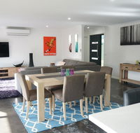 Ben's Place - modern  convenient - Accommodation Nelson Bay