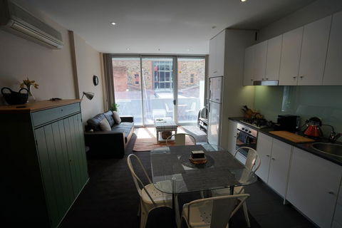 Bent St Apartments 2 - Nelsons Bay Accommodation 2