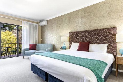 Berry Village Boutique Motel - Accommodation Nelson Bay 0