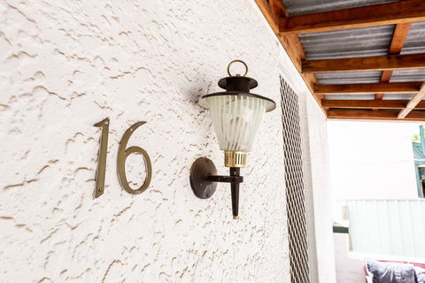 Best Central House - SLEEPS 11 !! - Accommodation Nelson Bay 1