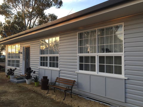 Black Cat Retreat Holiday Home - Accommodation Nelson Bay 1
