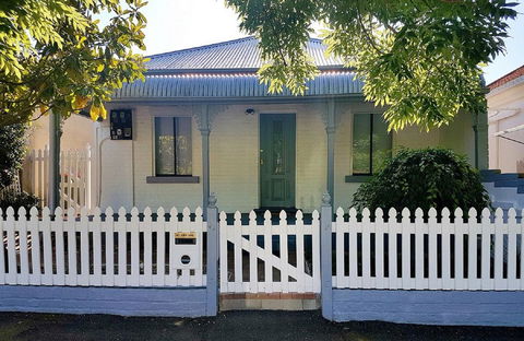 Blue And White Nile - Accommodation Nelson Bay 0