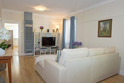 Blue And White Nile - Accommodation Nelson Bay 2