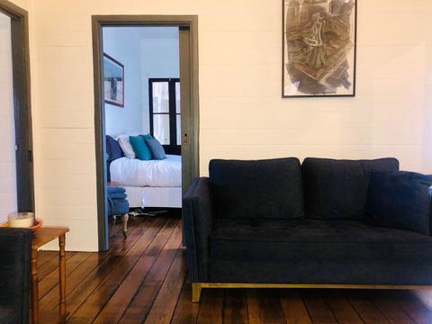 Blue Duck Cottage, Village Comfort, Fireplace - Accommodation Nelson Bay 2