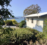 Blue Waters Holiday Cottages - Accommodation Nelson Bay