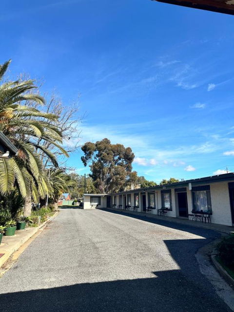 The Shamrock Hotel Balranald - Accommodation Nelson Bay 1