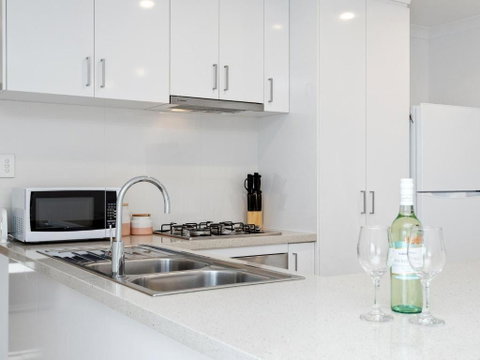 Three Bedroom, Two Bathroom Family Home - Accommodation Nelson Bay 3