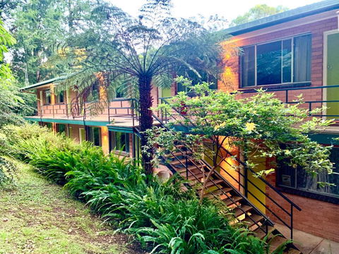 WARBURTON MOTEL - Where Mid-century Style Meets The Mountains - Accommodation Nelson Bay 3