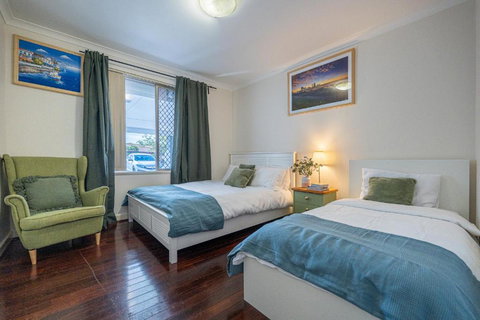 Warmth House Nr Airport 2rooms 5beds Yard N Parking - Accommodation Nelson Bay 0