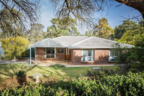Watervale Hotel Guesthouse - Accommodation Nelson Bay 1