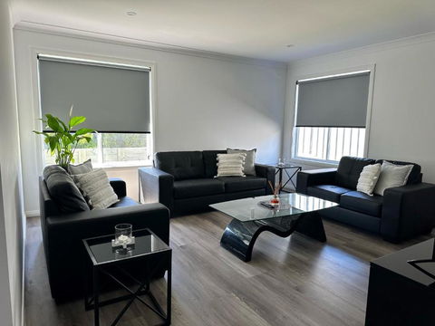 Xquisite - Accommodation Nelson Bay 1