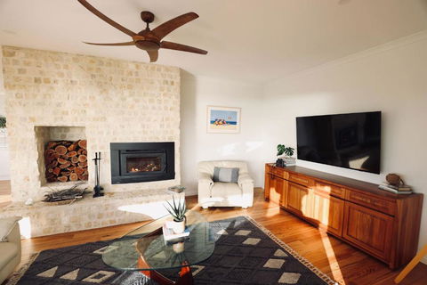 Wrights Bay House - Nelsons Bay Accommodation 1