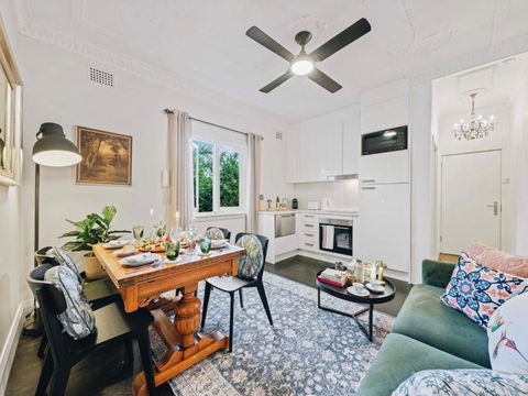 XQ Collection Jaques La Maison - Accommodation Nelson Bay 1