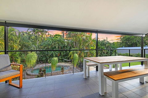 A Tropical Pool Paradise In Rapid Creek - Accommodation Nelson Bay 2