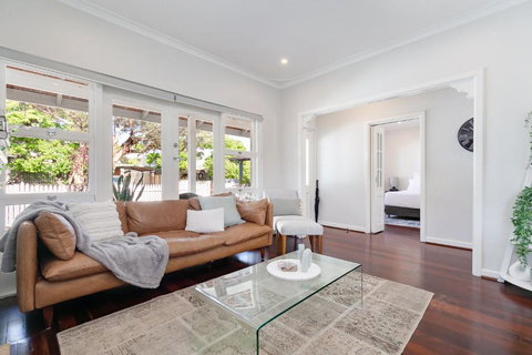 Guildford Cottage By Swan Bnb Management - Accommodation Nelson Bay 1