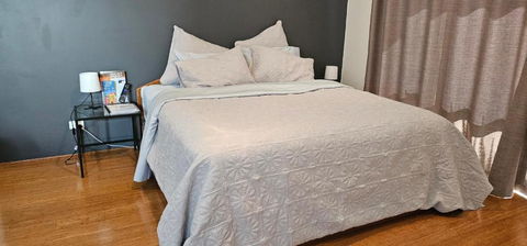 Private King Bed Guest Suite - Nelsons Bay Accommodation 1