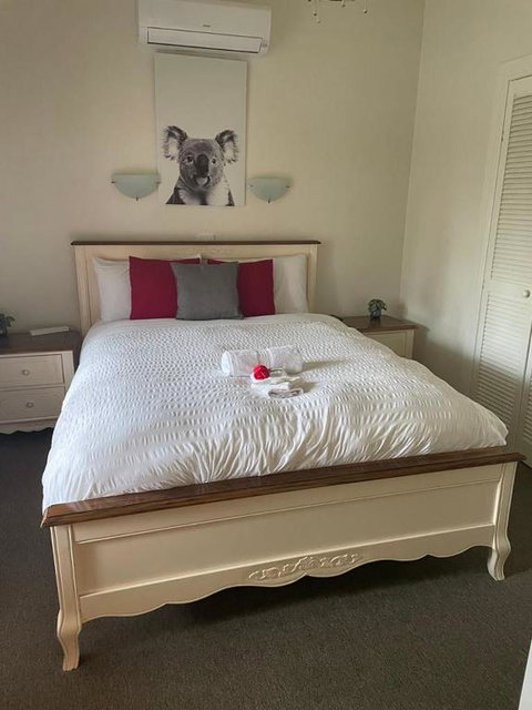 Yea River Cottage - Nelsons Bay Accommodation 2