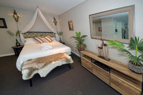 ZANZIBAR FANTASTIC 1 Bedroom APARTMENT - Accommodation Nelson Bay 0