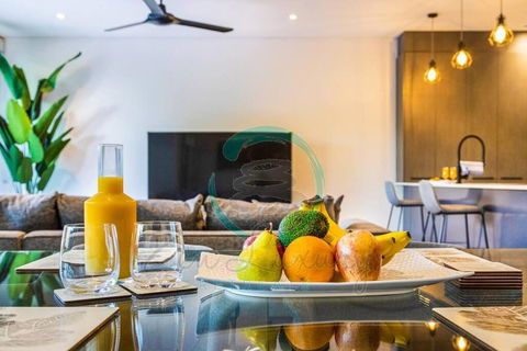 ZEN ARCTIC Luxury 2-Story T/House + Pool & Markets - Accommodation Nelson Bay 3