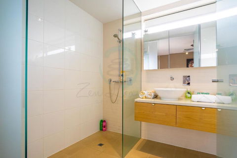 ZEN PARADISE - 2-BR Waterfront Ocean View Retreat - Accommodation Nelson Bay 2