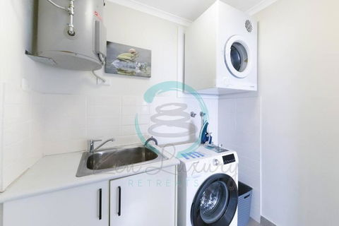 ZEN Pinnacle Penthouse (2) 3-BR Panoramic Retreat - Accommodation Nelson Bay 3