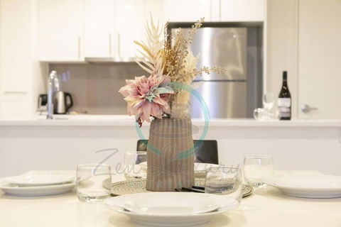 ZEN SUN CITY Cozy 2-BR/2-BA Ocean View Retreat - Accommodation Nelson Bay 0