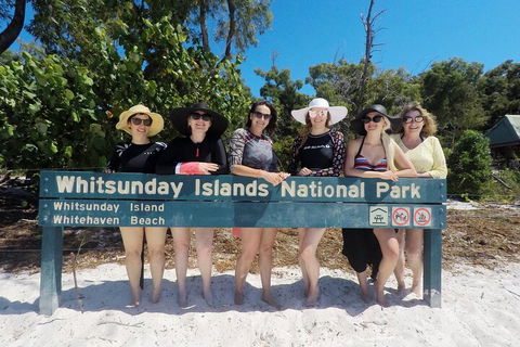 Whitehaven Beach Club - Accommodation Nelson Bay 0